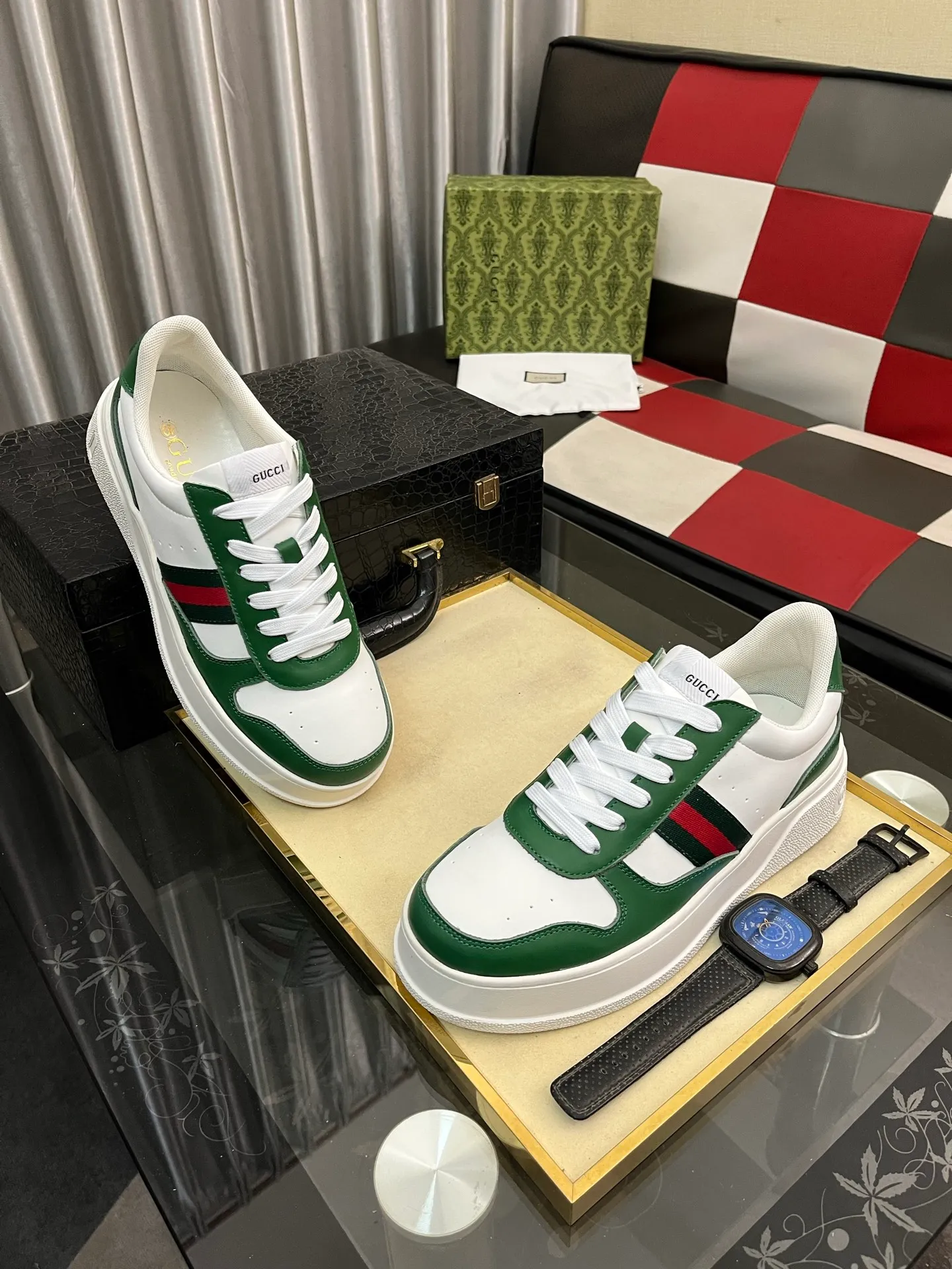 Men's Men's Shoes💰: 380⌚️⌚️[GUCCI] Gucci men's latest white shoe series casual shoes! The official website is built 1:1. Upper: Made of imported cowhide, with electric embroidery ➕Inner lining: Made of high-quality first-layer pigskin, soft and comfortable. Picky material selection and exquisite workmanship give you the best enjoyment. Size: 38-444️⃣Colors available